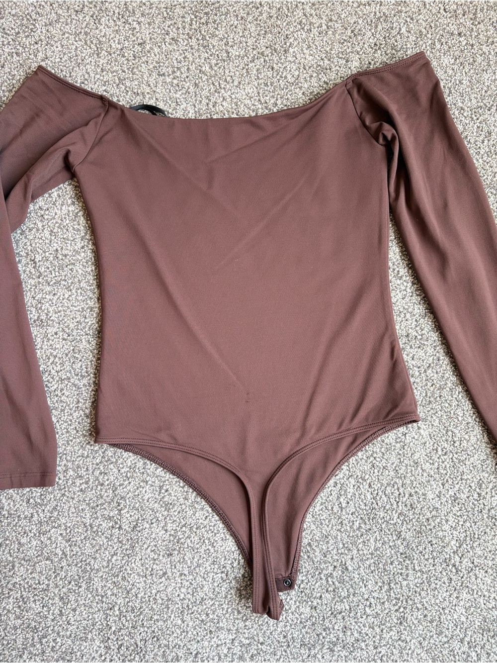 Aritzia Babaton Contour Off Shoulder Longsleeve Thong Bodysuit Chocolate Brown L - Picture 8 of 9